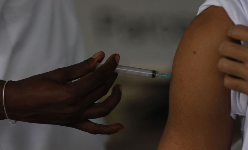 Covid-19: Brasil registra menor média móvel de casos em um dia
