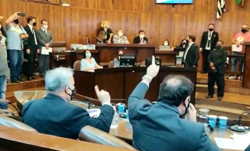 Servidores protestam contra projeto de lei de reforma previdenciária em Marília