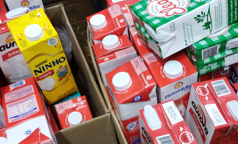 Colégio Objetivo EBASA de Santa Cruz do Rio Pardo (SP) faz ação social entre os alunos e arrecada mais de 100 litros de leite para pacientes que lutam contra o câncer