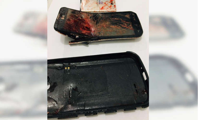 Tiro acerta celular no bolso da calça de vítima durante tentativa de homicídio em Marília — Foto: Polícia Civil/Divulgação
