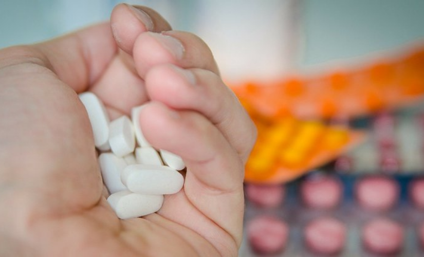 Uso prolongado de paracetamol aumenta risco de derrame e infarto