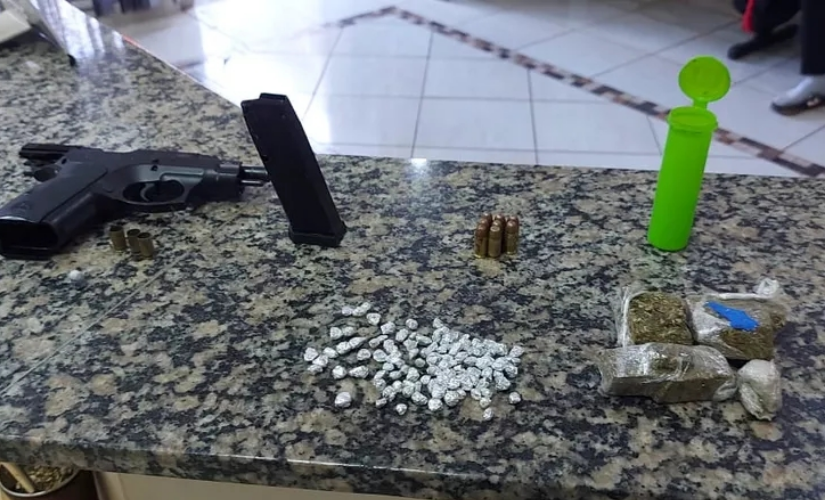 Prefeito resgata mulher ferida e detém agressor armado, no Paraná, diz PM