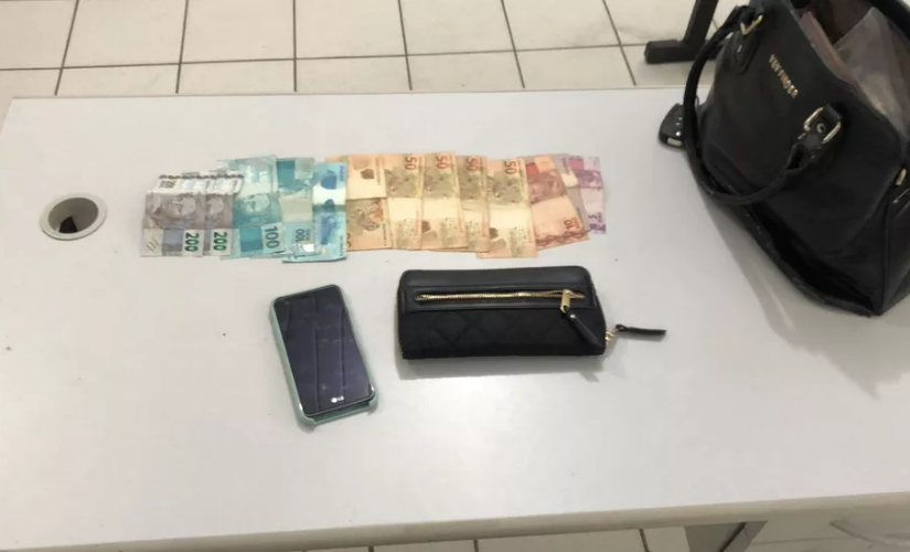 Suspeito de furtar bolsa e agredir vítima é preso após se esconder dentro de caixa d'água em Marília — Foto: Polícia Militar/Divulgação